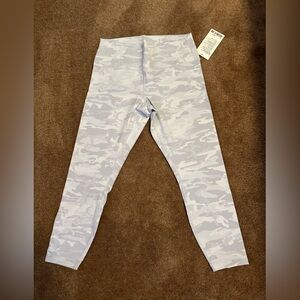 Wunder Under HR 25” Lululemon size 14. Gray camouflage. Ribbed brand New tags